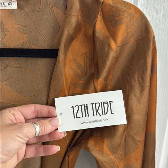 12th Tribe Brown Satin Robe Luxurious Wrap - Picture 4 of 8